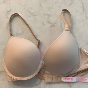 Victoria’s Secret Pink wear everywhere push up